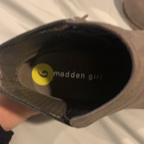 Madden girl booties size 9 - Picture 5 of 6
